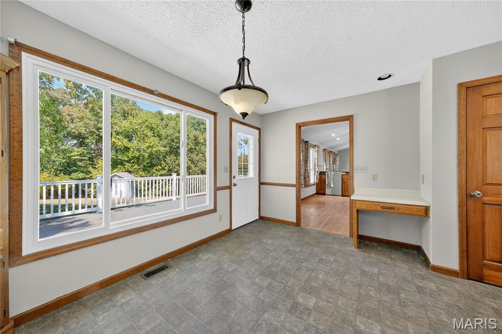 Washington, Missouri 63090, United States, 4 Bedrooms Bedrooms, ,4 BathroomsBathrooms,Residential,Pending,209044