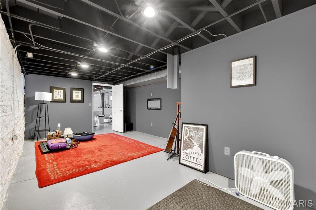 St Louis, Missouri 63109, United States, 2 Bedrooms Bedrooms, ,1 BathroomBathrooms,Residential,Pending,253461