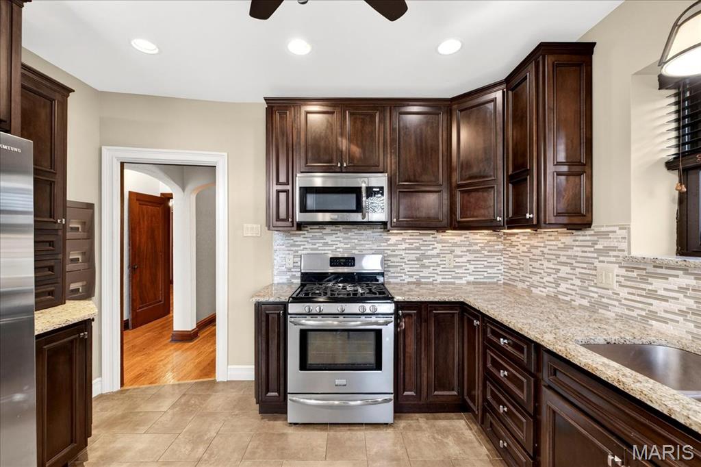 St Louis, Missouri 63109, United States, 2 Bedrooms Bedrooms, ,1 BathroomBathrooms,Residential,Pending,253461