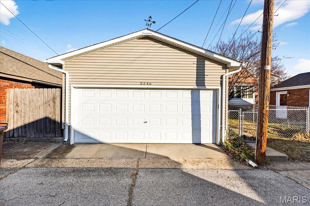 St Louis, Missouri 63109, United States, 2 Bedrooms Bedrooms, ,1 BathroomBathrooms,Residential,Pending,253461