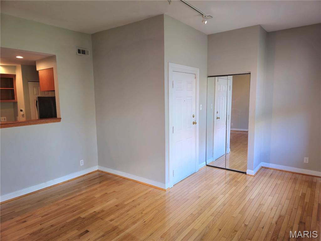 St Louis, Missouri 63108, United States, 2 Bedrooms Bedrooms, ,1 BathroomBathrooms,Residential,Active,163095