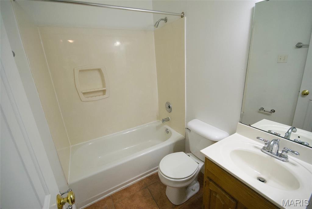 St Louis, Missouri 63108, United States, 2 Bedrooms Bedrooms, ,1 BathroomBathrooms,Residential,Active,163095