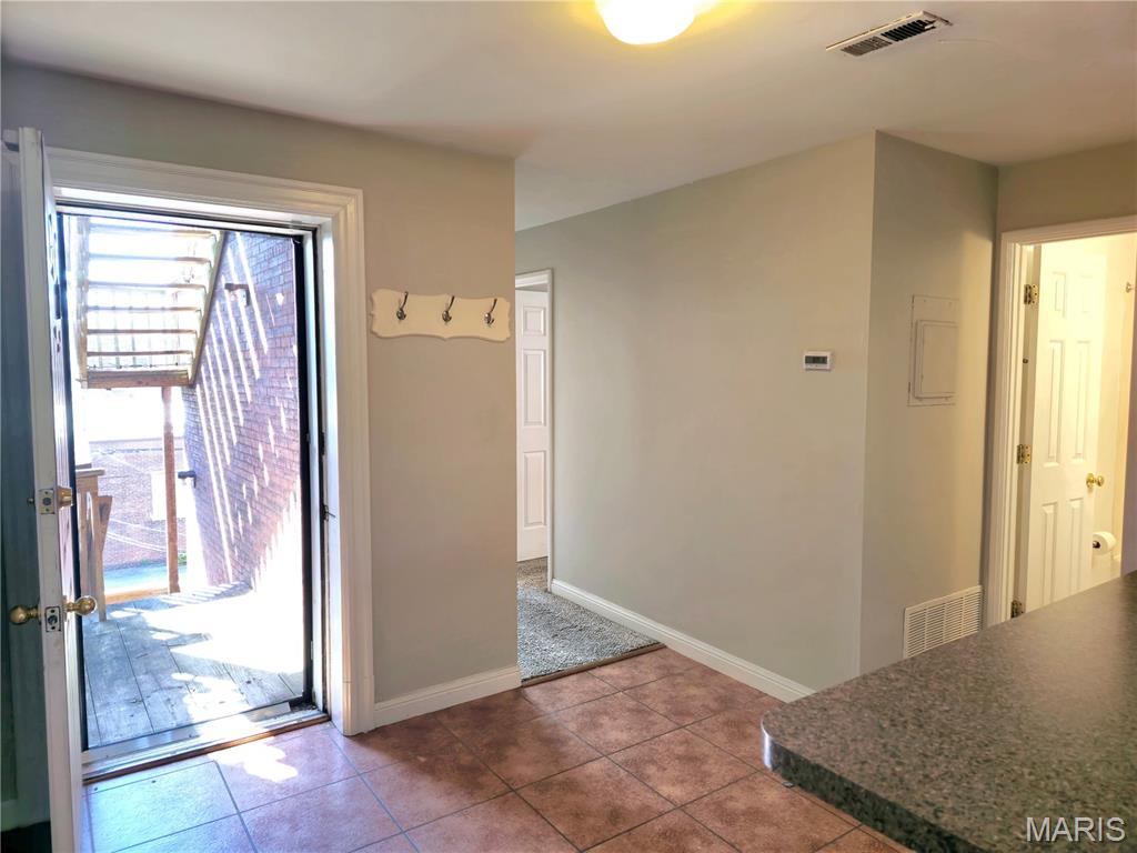 St Louis, Missouri 63108, United States, 2 Bedrooms Bedrooms, ,1 BathroomBathrooms,Residential,Active,163095