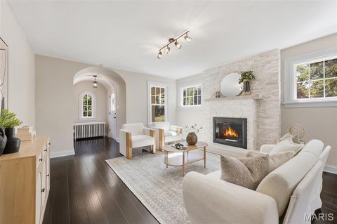 Tiny photo for 8361 Big Bend Boulevard, Webster Groves, MO 63119 (MLS # 25067127)