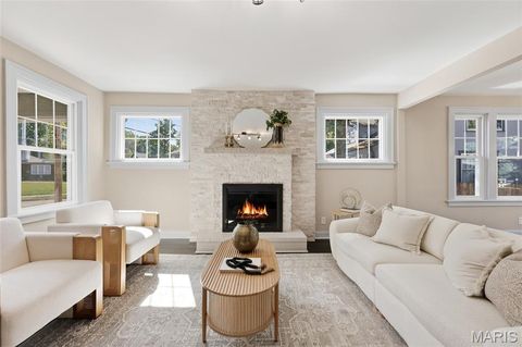 Tiny photo for 8361 Big Bend Boulevard, Webster Groves, MO 63119 (MLS # 25067127)