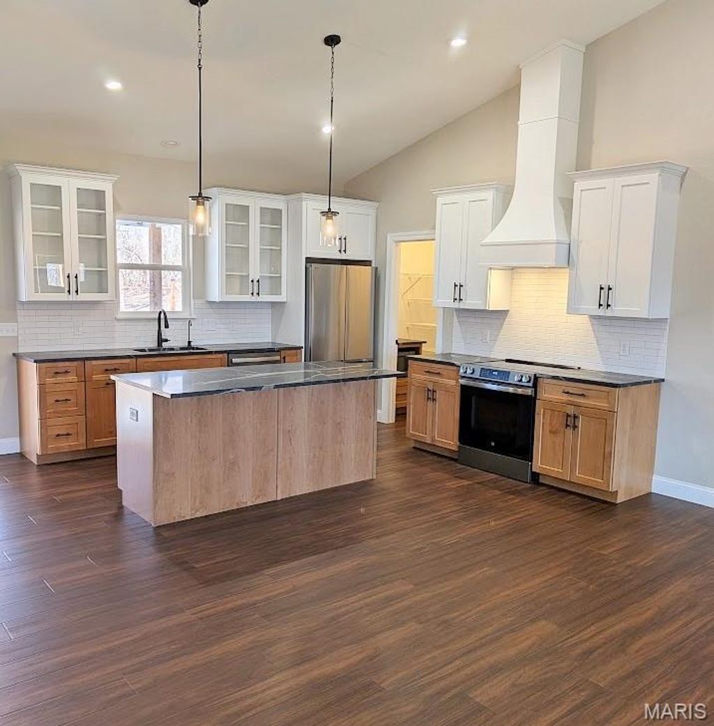 Photo of 619 North Ethlyn Road, Winfield, MO 63389 (MLS # 26010827)