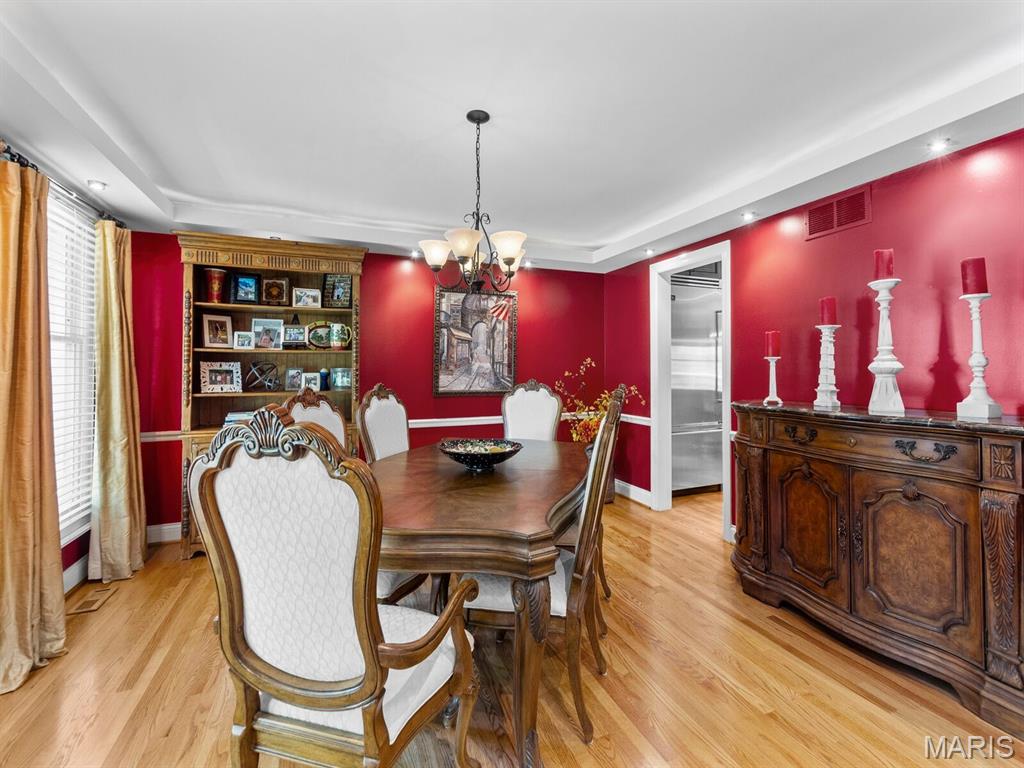 225 W Manor Drive