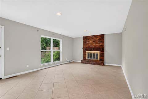Tiny photo for 184 Gunston Hall Court, Chesterfield, MO 63017 (MLS # 26051548)