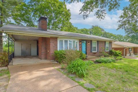 Tiny photo for 8720 Brookview Drive, Crestwood, MO 63126 (MLS # 26031008)