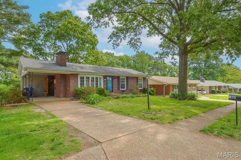 Tiny photo for 8720 Brookview Drive, Crestwood, MO 63126 (MLS # 26031008)