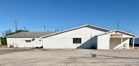 810 Deal Highland IL 62249