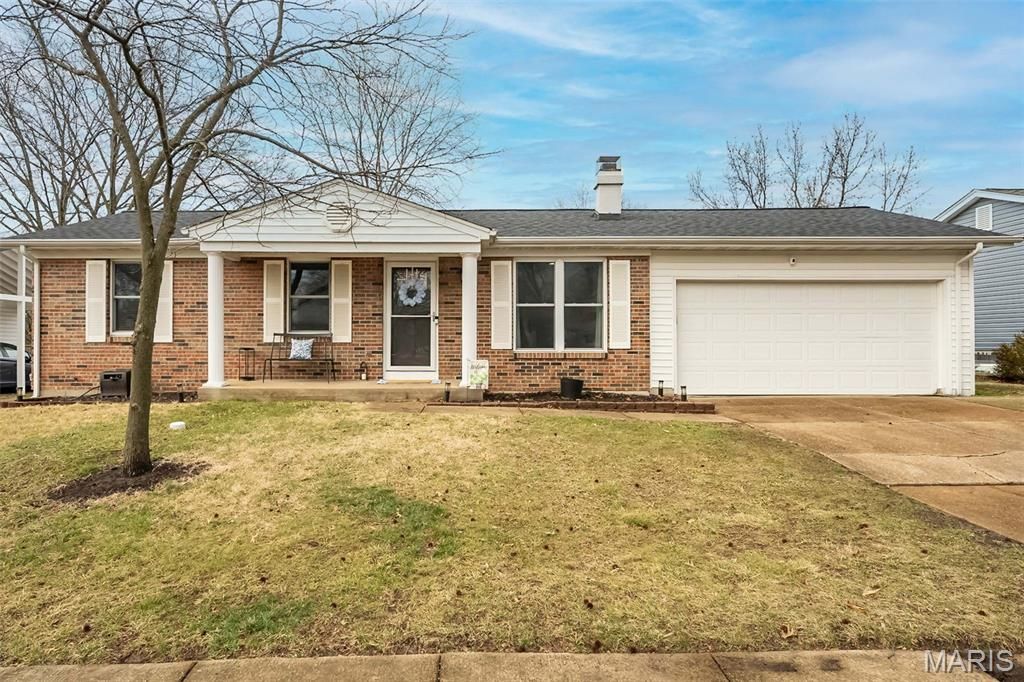 Photo of 1237 Trails Drive, Fenton, MO 63026 (MLS # 26013507)