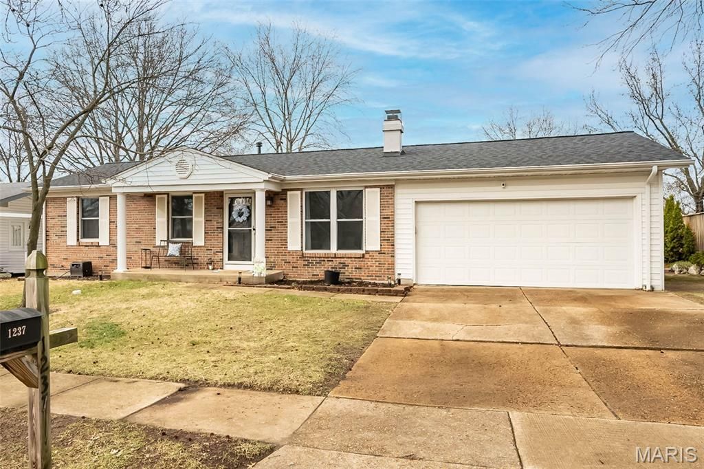 Photo of 1237 Trails Drive, Fenton, MO 63026 (MLS # 26013507)