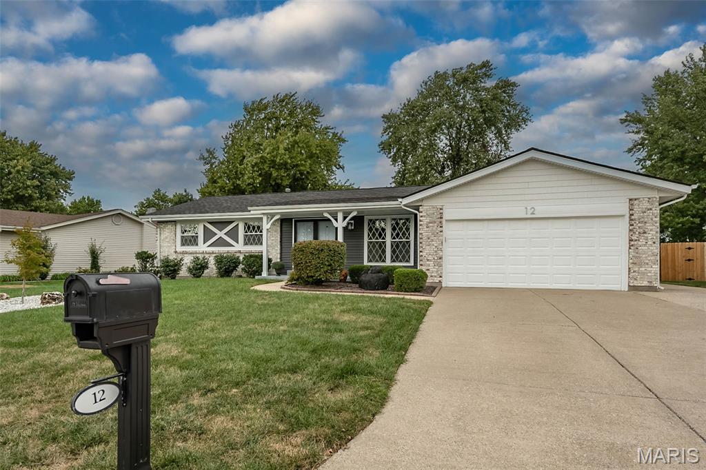 12 Oakridge West Drive