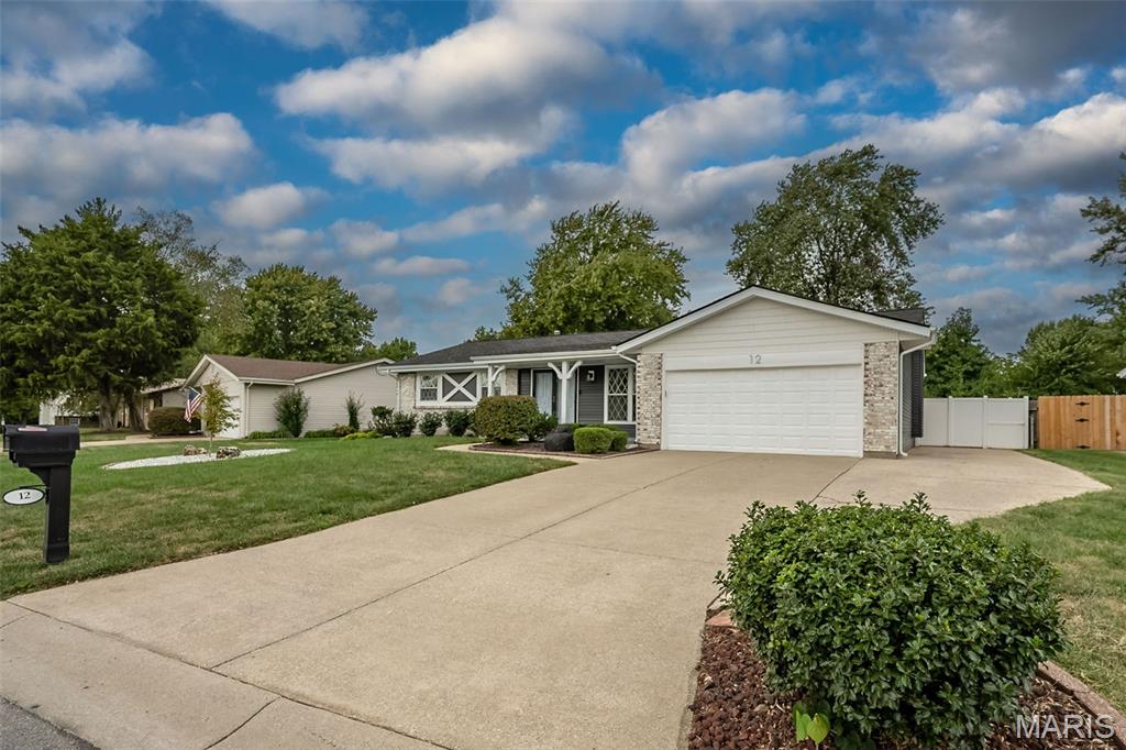 12 Oakridge West Drive