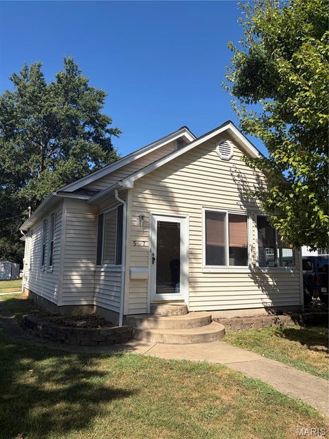 Photo of 507 N Taylor Avenue, Crystal City, MO 63019 (MLS # 26059069)