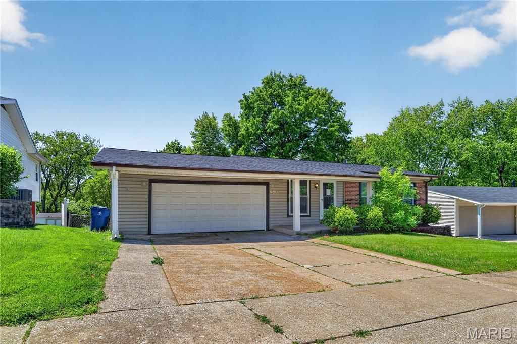 Photo of 12109 La Padera Lane, St Louis, MO 63033 (MLS # 26027269)