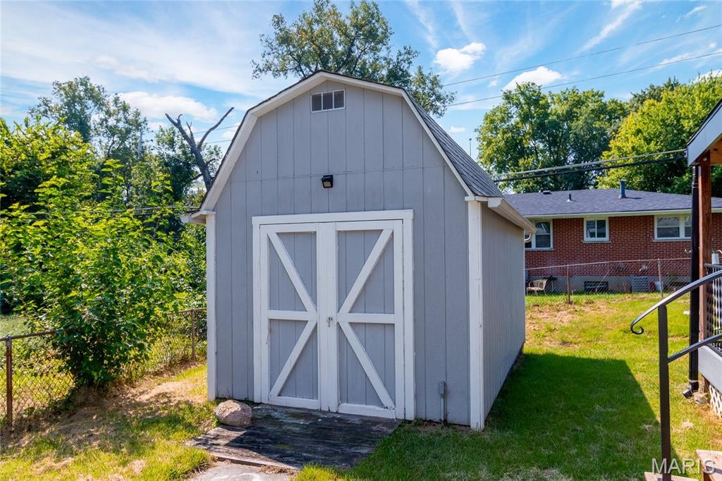 11200 Saint Clement Lane
