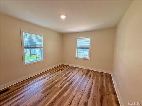 Tiny photo for 703 W 7th Street, Fulton, MO 65251 (MLS # 26033876)