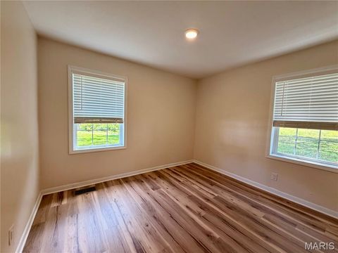 Tiny photo for 703 W 7th Street, Fulton, MO 65251 (MLS # 26033876)