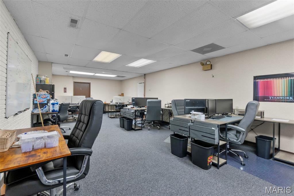 Klages - Commercial Sale