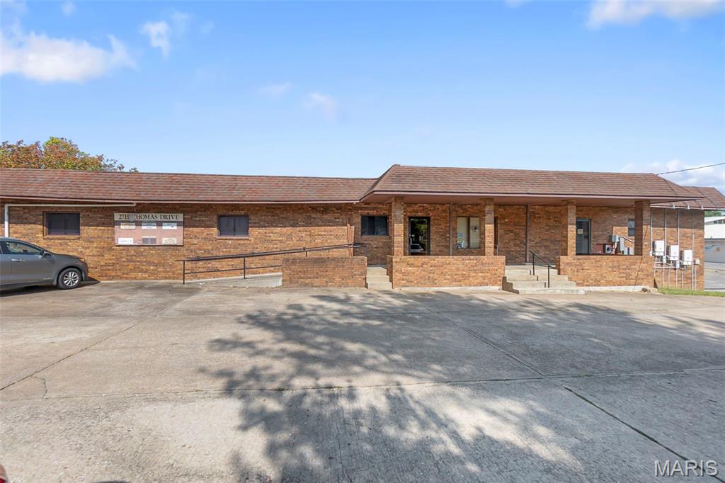 Klages - Commercial Sale