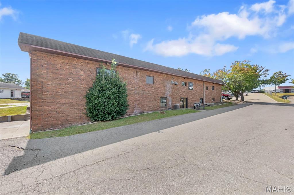 Klages - Commercial Sale