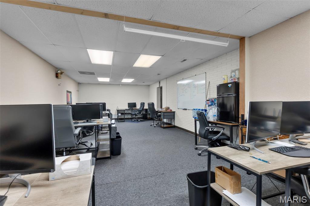 Klages - Commercial Sale