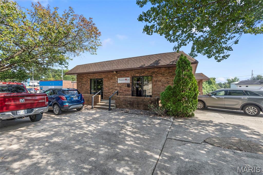 Klages - Commercial Sale