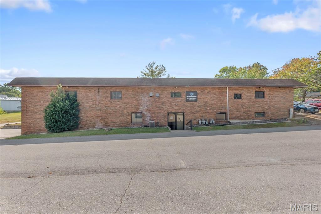 Klages - Commercial Sale