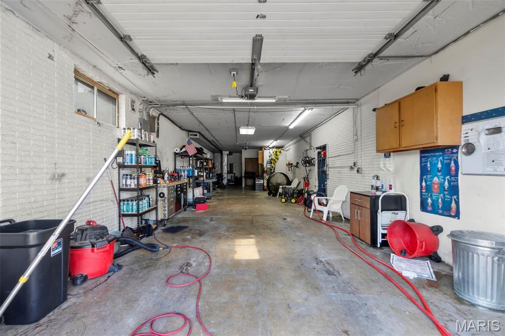 Klages - Commercial Sale