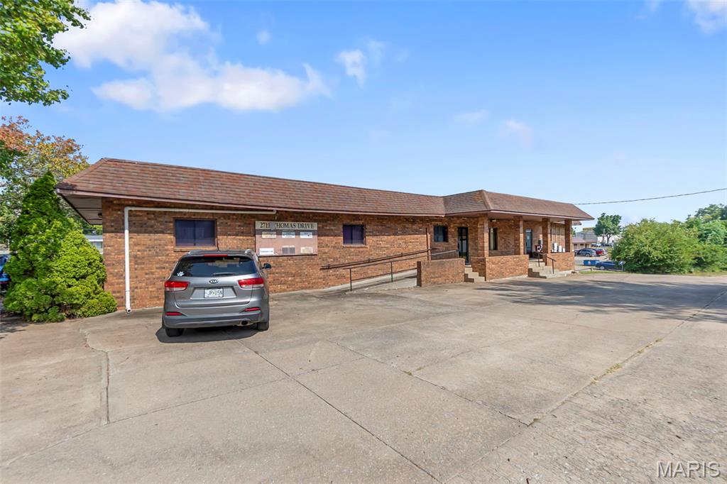 Klages - Commercial Sale