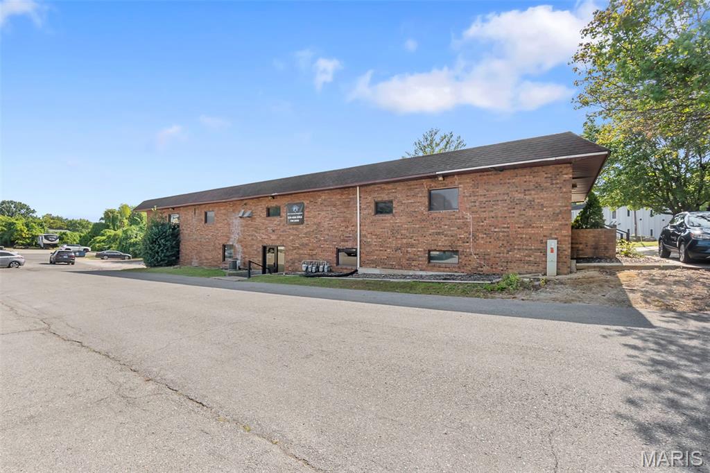 Klages - Commercial Sale