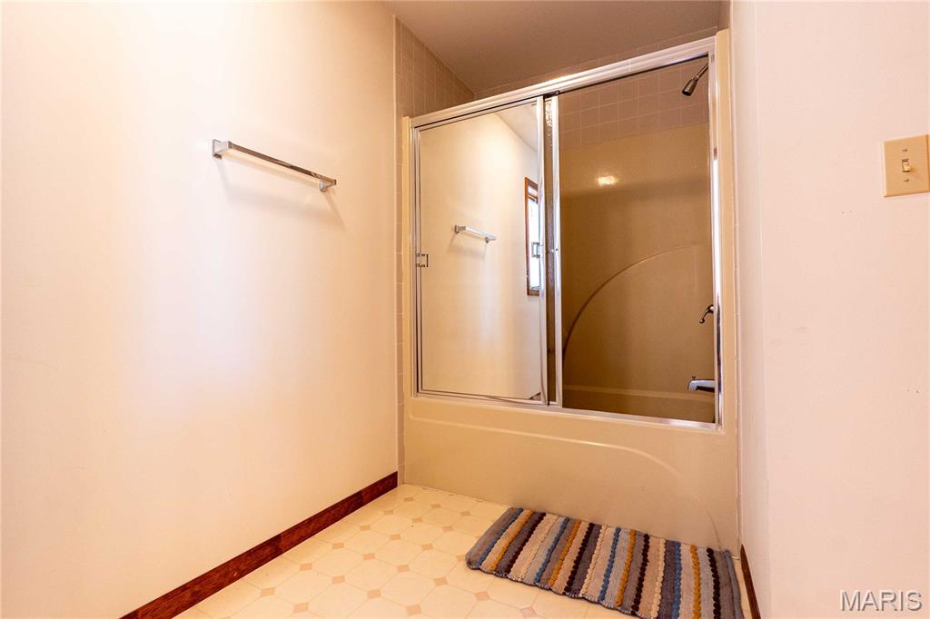 OAK KNOLL COUNTRY ESTATES PLAT NO. 2 - Residential