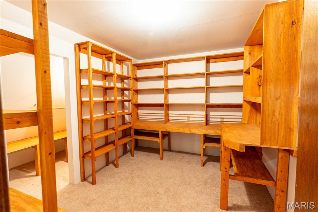 OAK KNOLL COUNTRY ESTATES PLAT NO. 2 - Residential