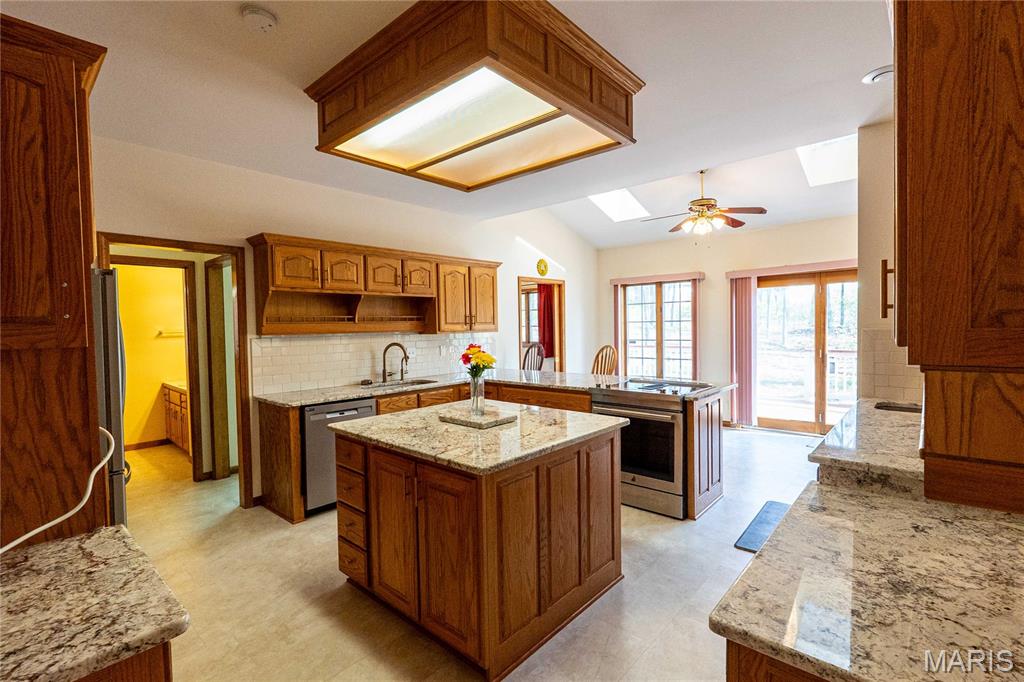 OAK KNOLL COUNTRY ESTATES PLAT NO. 2 - Residential