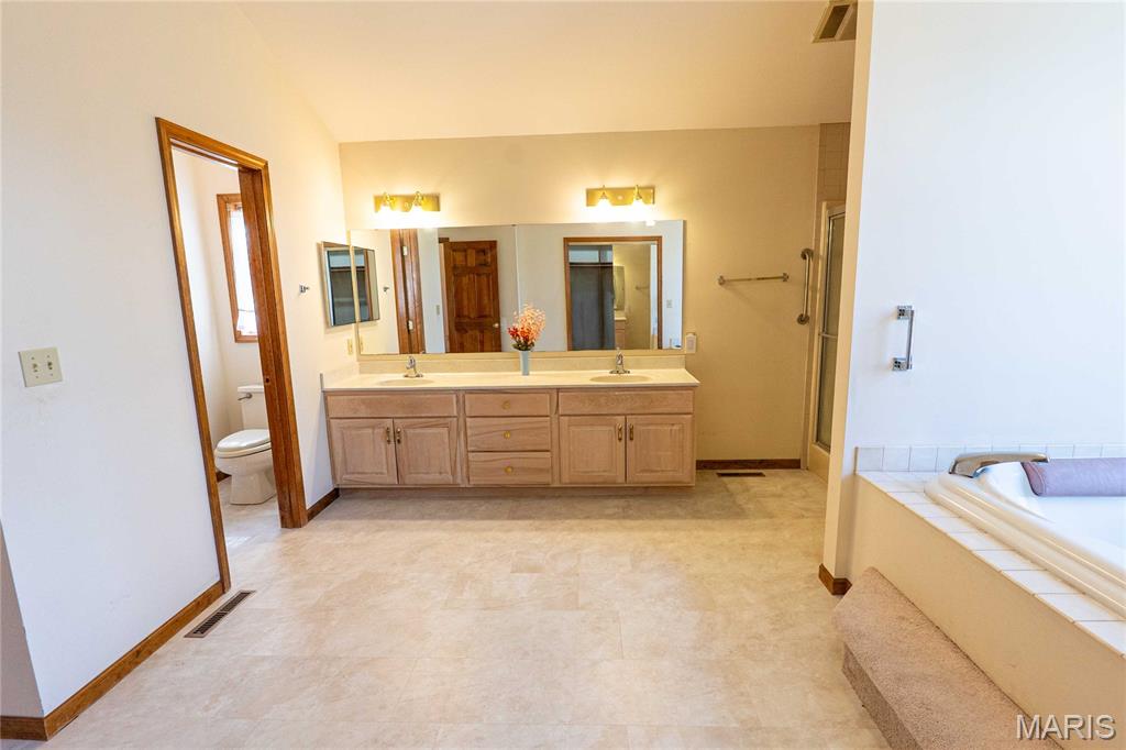 OAK KNOLL COUNTRY ESTATES PLAT NO. 2 - Residential