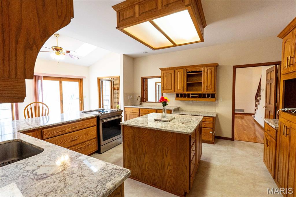 OAK KNOLL COUNTRY ESTATES PLAT NO. 2 - Residential