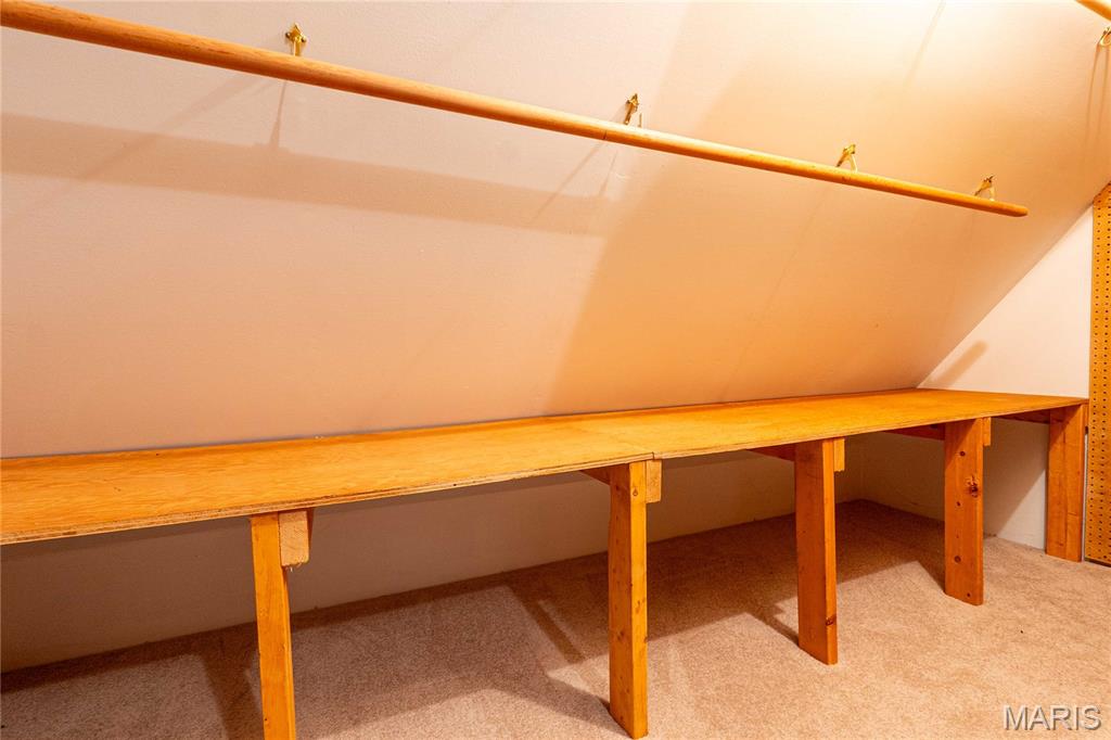 OAK KNOLL COUNTRY ESTATES PLAT NO. 2 - Residential