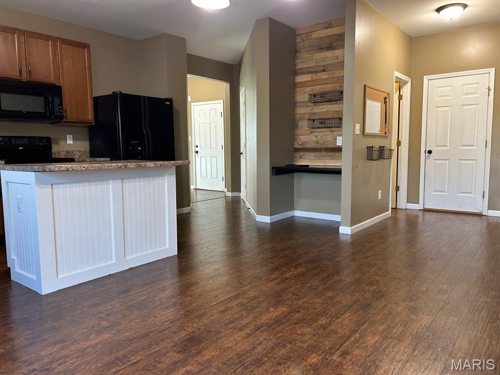 Vlgs At Springhurst #5 - Residential Lease