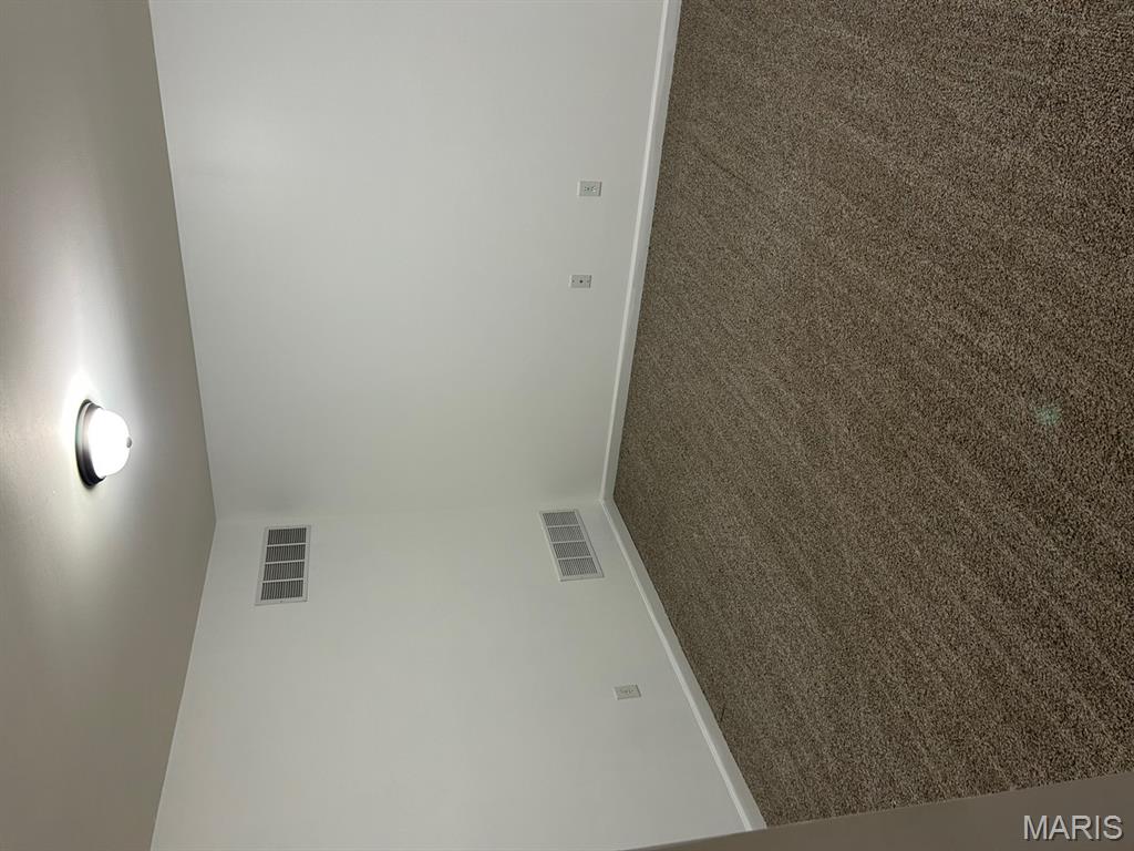 Vlgs At Springhurst #5 - Residential Lease