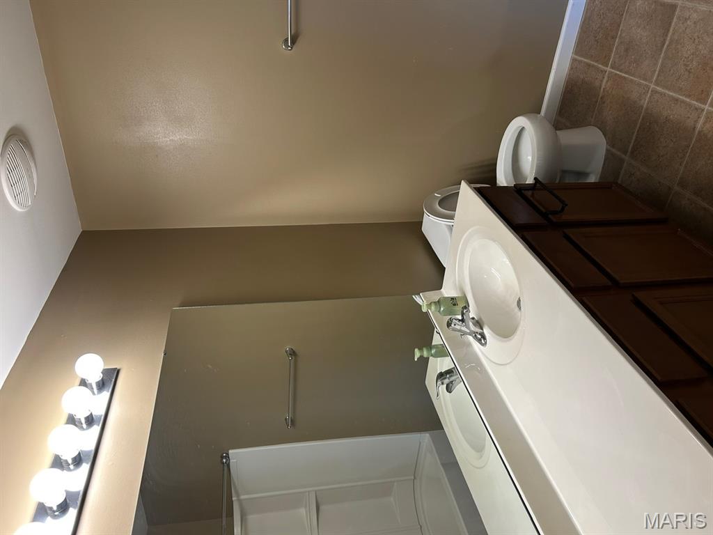 Vlgs At Springhurst #5 - Residential Lease