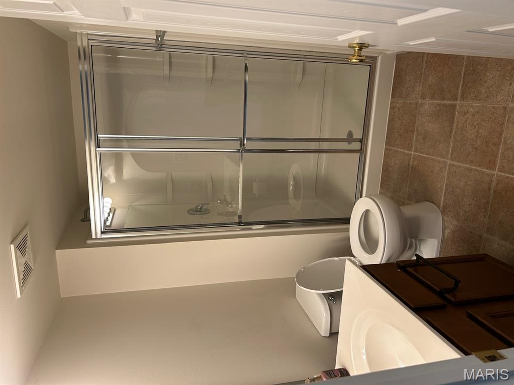 Vlgs At Springhurst #5 - Residential Lease