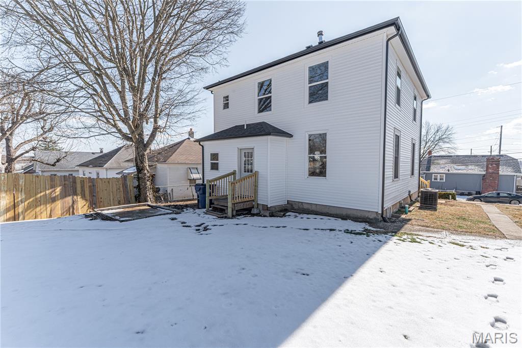 105 E Roosevelt Avenue