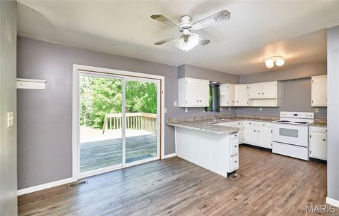 Tiny photo for 503 McKinley Avenue, Warrenton, MO 63383 (MLS # 26030241)