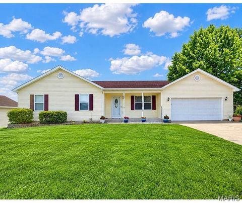 Photo of 811 Northridge Drive, Marthasville, MO 63357 (MLS # 26046047)