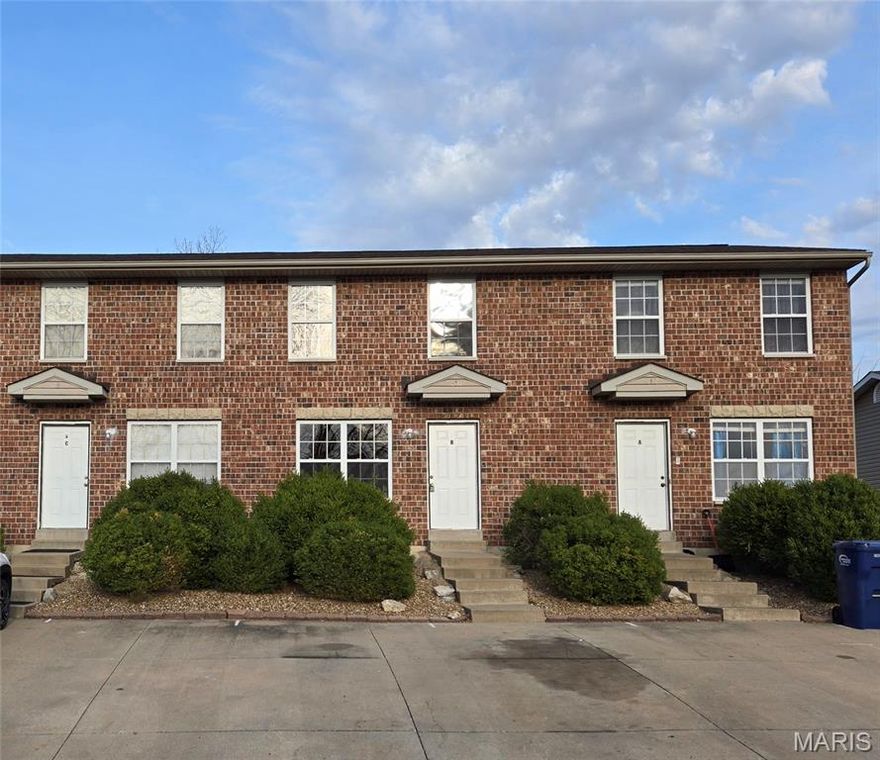 Close to shoping center, high way 70, 40 and 61. Features: New vinyl flooring. New appliance. The Full Bath is ceramic tile. Full basement can be a great storage. 2 car ports.

Supra