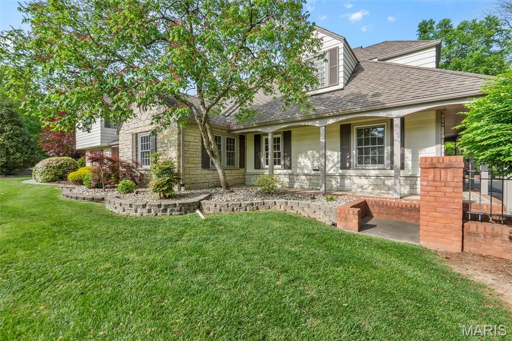 Photo of 912 Karau Lane, Cape Girardeau, MO 63701 (MLS # 26024196)