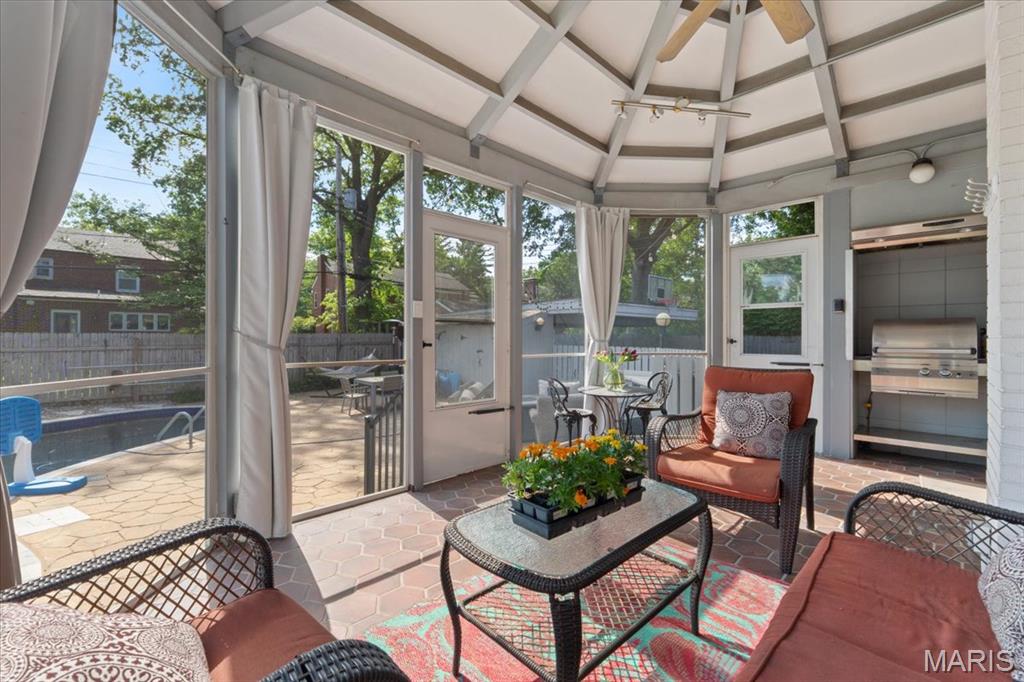 Davis Place - Residential