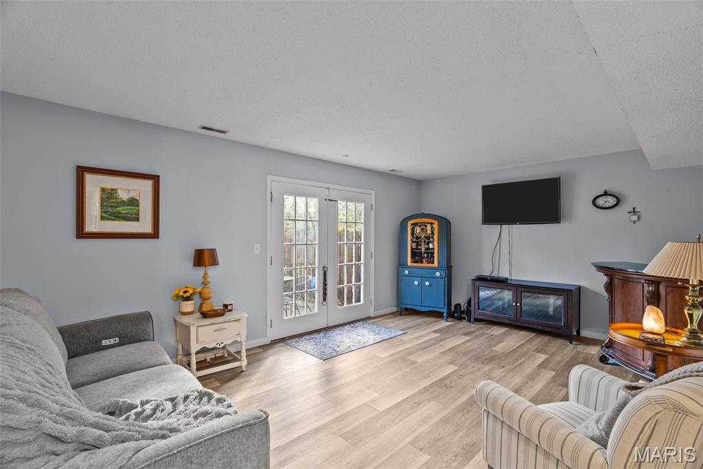 Woodlake Village Condo 8 - Residential